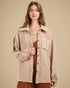 Veste boutonnée à ourlet brut en technique mixte en taupe