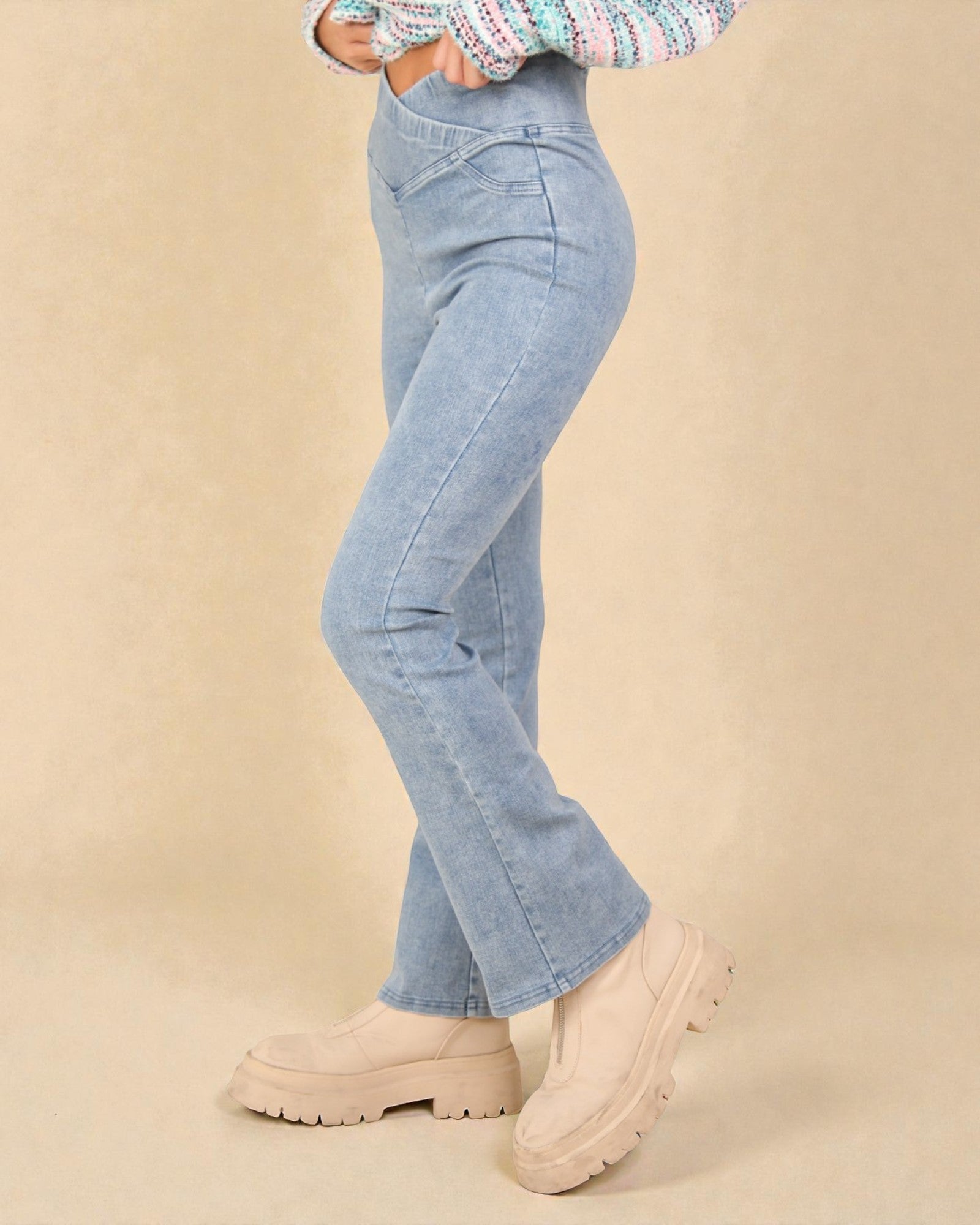 Legging taille croisée en denim délavé en indigo clair
