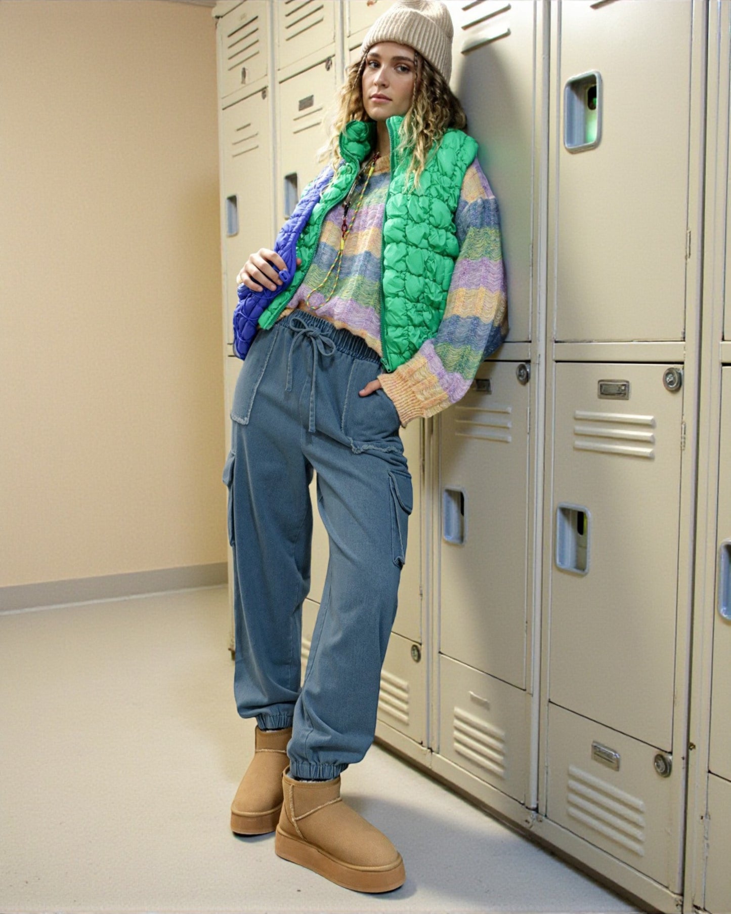 Pantalones vaqueros cargo jogger de mezclilla lavada en índigo