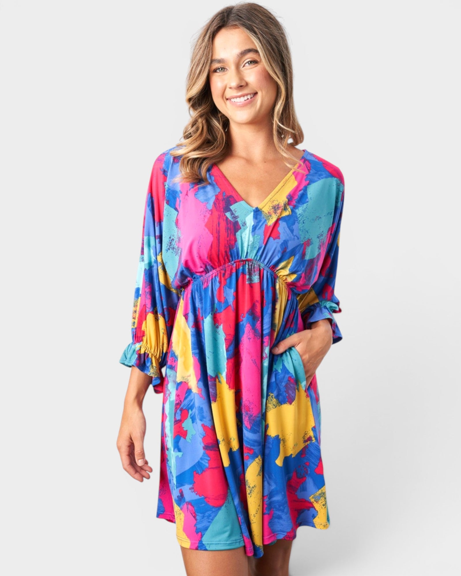 Vestido mini estampado con escote en V en azul multi