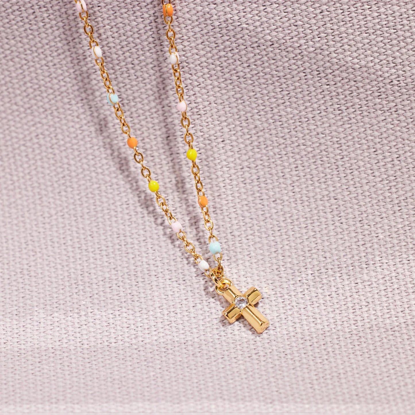 Collier de perles en forme de croix plaqué or 18 carats avec zircon incrusté