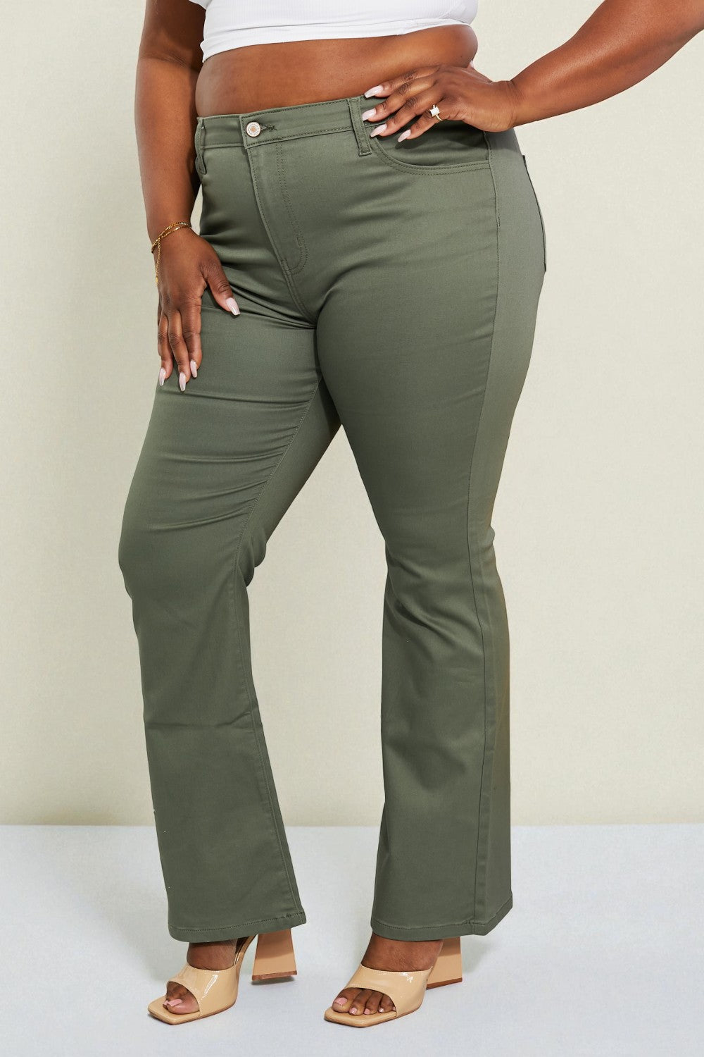 Jean bootcut taille haute en vert matcha