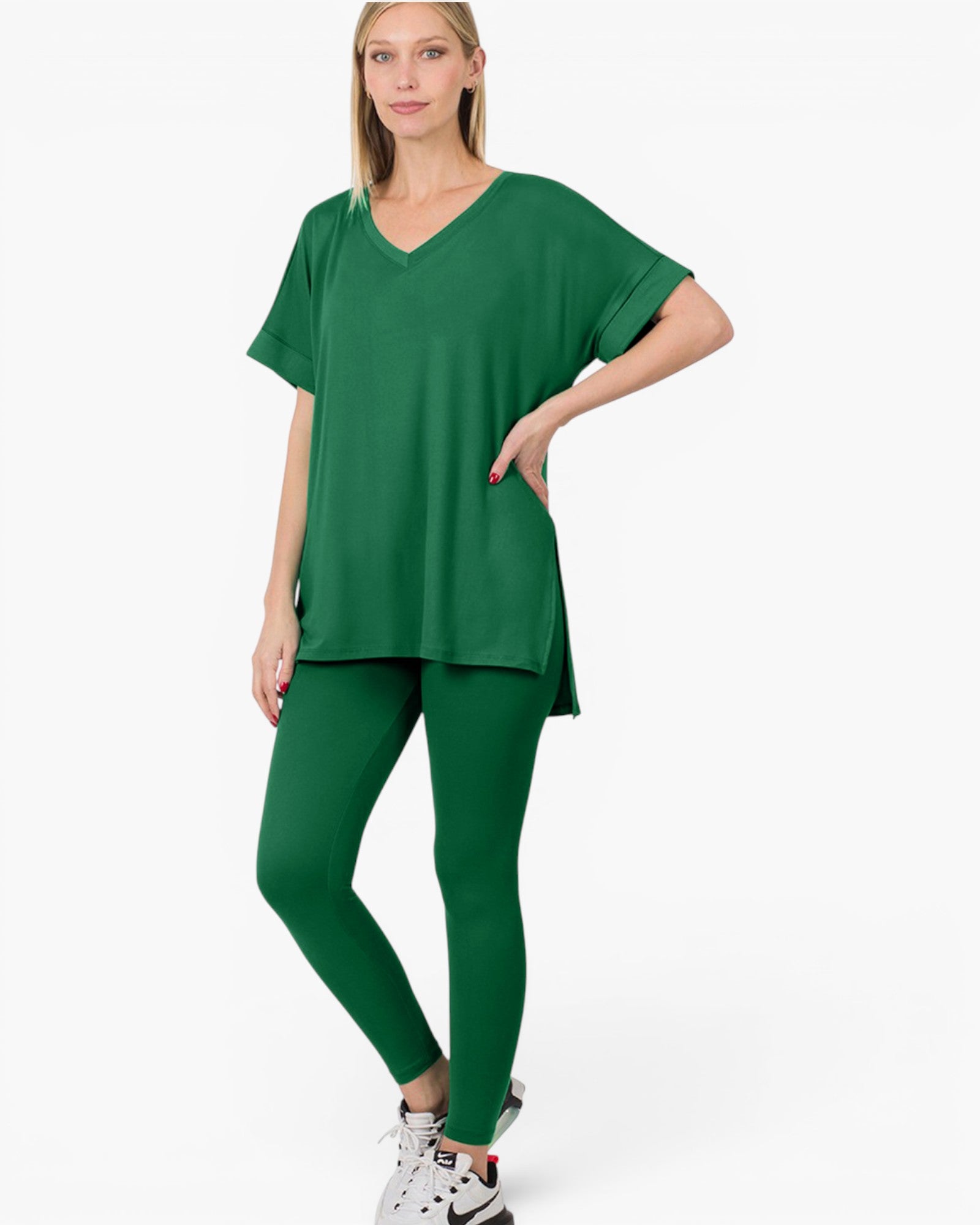 Ensemble de détente avec t-shirt à manches courtes et leggings à col en V en vert foncé