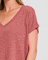 Camiseta corta de manga corta con escote en pico en color rosa invernal