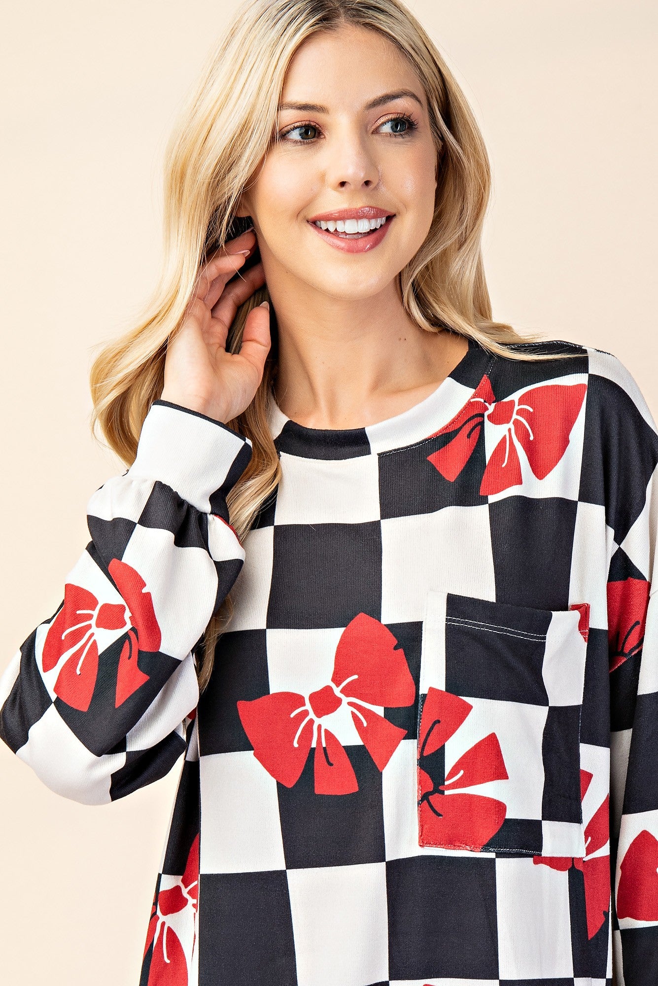 Checkered Bow Print Long Sleeve T-Shirt in Black Ivory