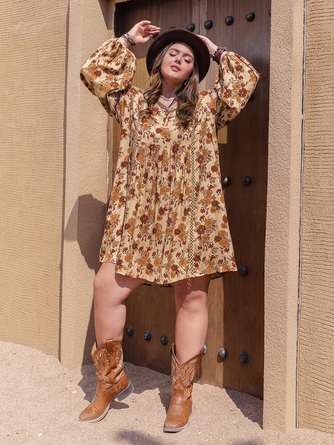 Plus Size Floral Print Babydoll Mini Dress in Tan