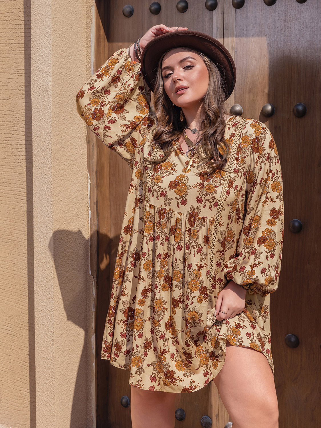 Plus Size Floral Print Babydoll Mini Dress in Tan