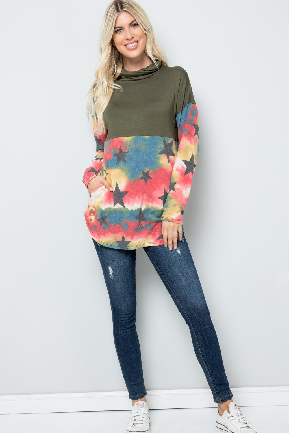 Tie-Dye Star Print Long Sleeve Turtleneck Blouse in Olive