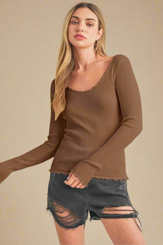 AEMI+CO - Brown Lettuce Edge Top