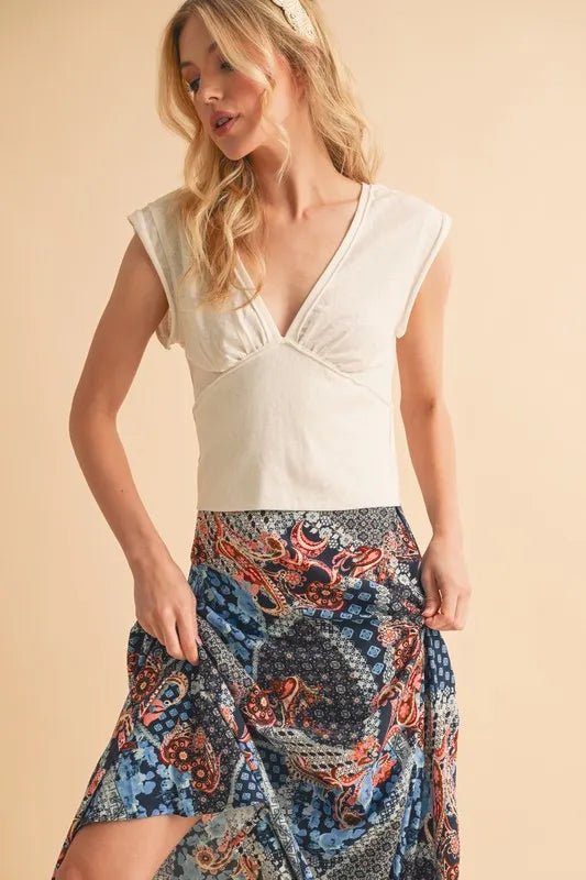 AEMI+CO - Ivory V - Neck Cap Sleeve Crop Top