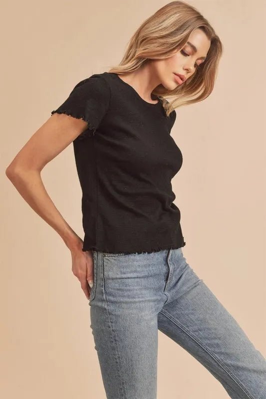 AEMI+CO - Lettuce Hem Fitted Tee – Black
