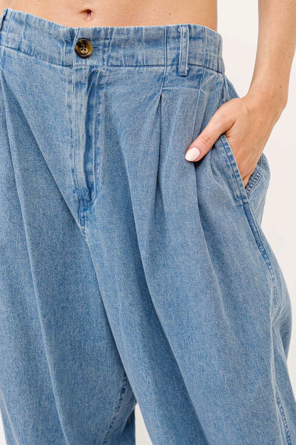 And the Why - Medium Wash Pleated Loose Fit Jeans