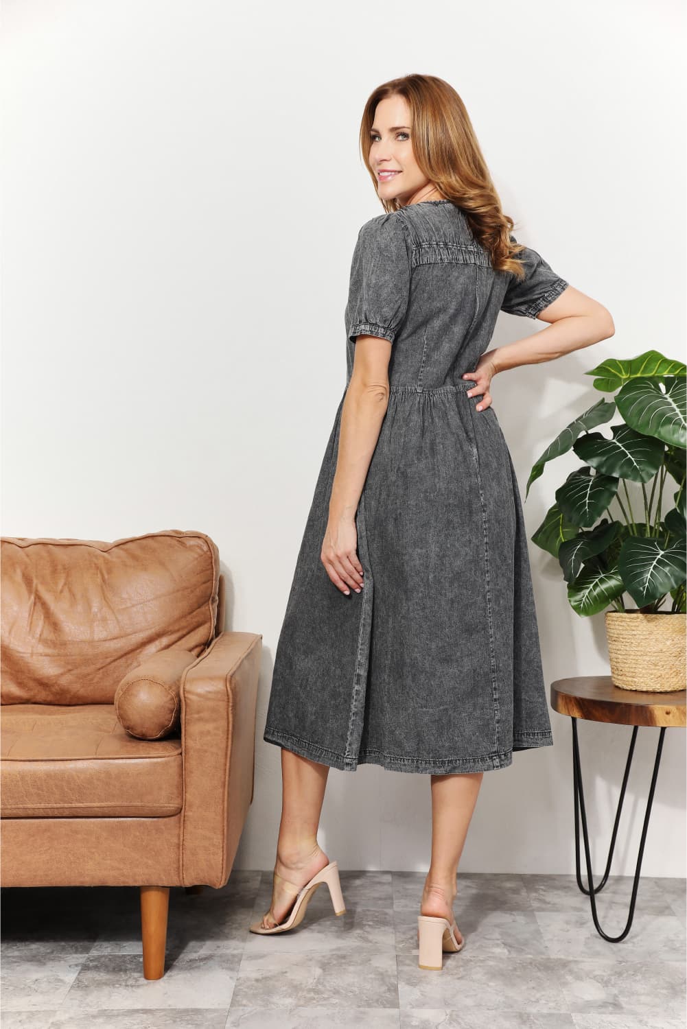 And the Why - Washed Chambray Denim Midi Dress in Dark Gray