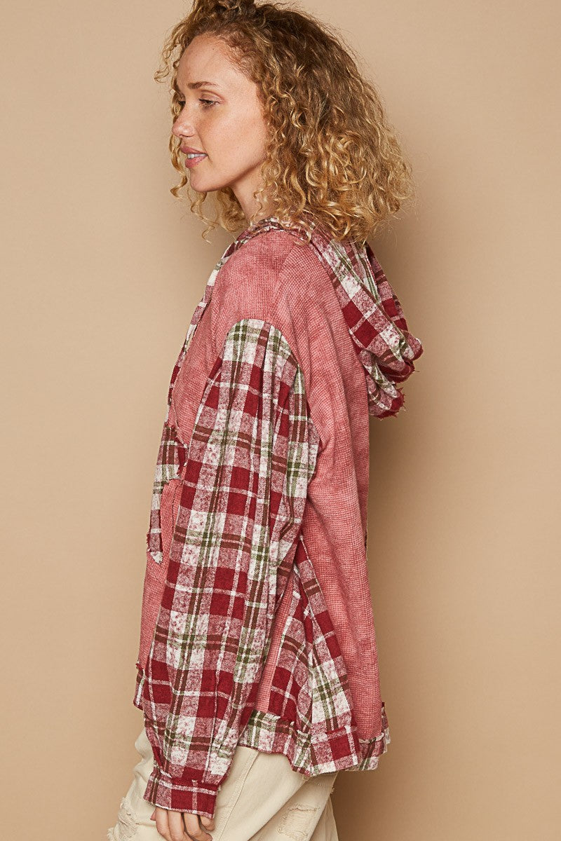 Red Star Patch Plaid Sleeve Hooded Top