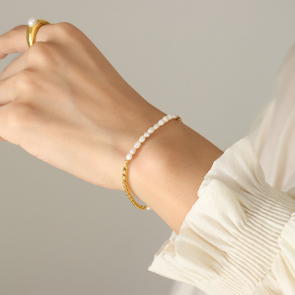 Beach Rose Co. - Freshwater Pearl Gold Bracelet