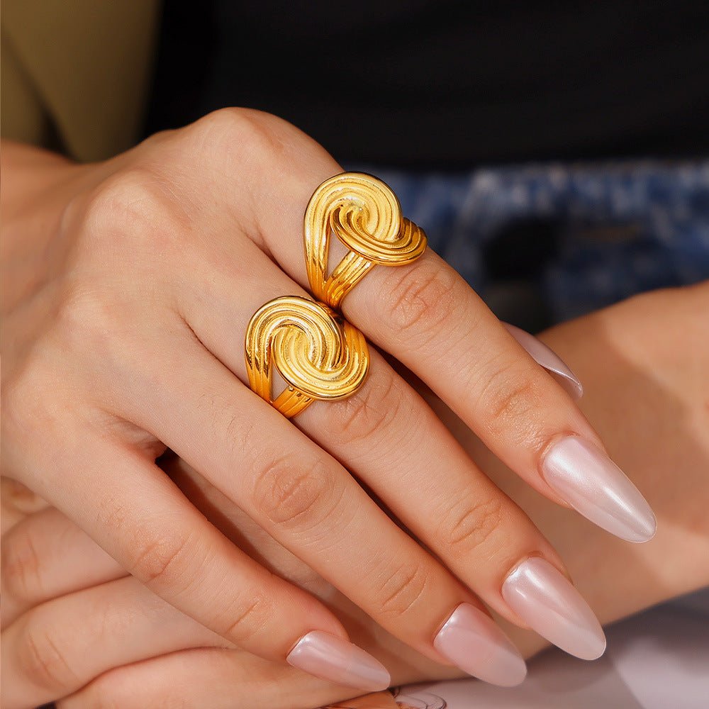 Beach Rose Co. - Gold Twisted Ring