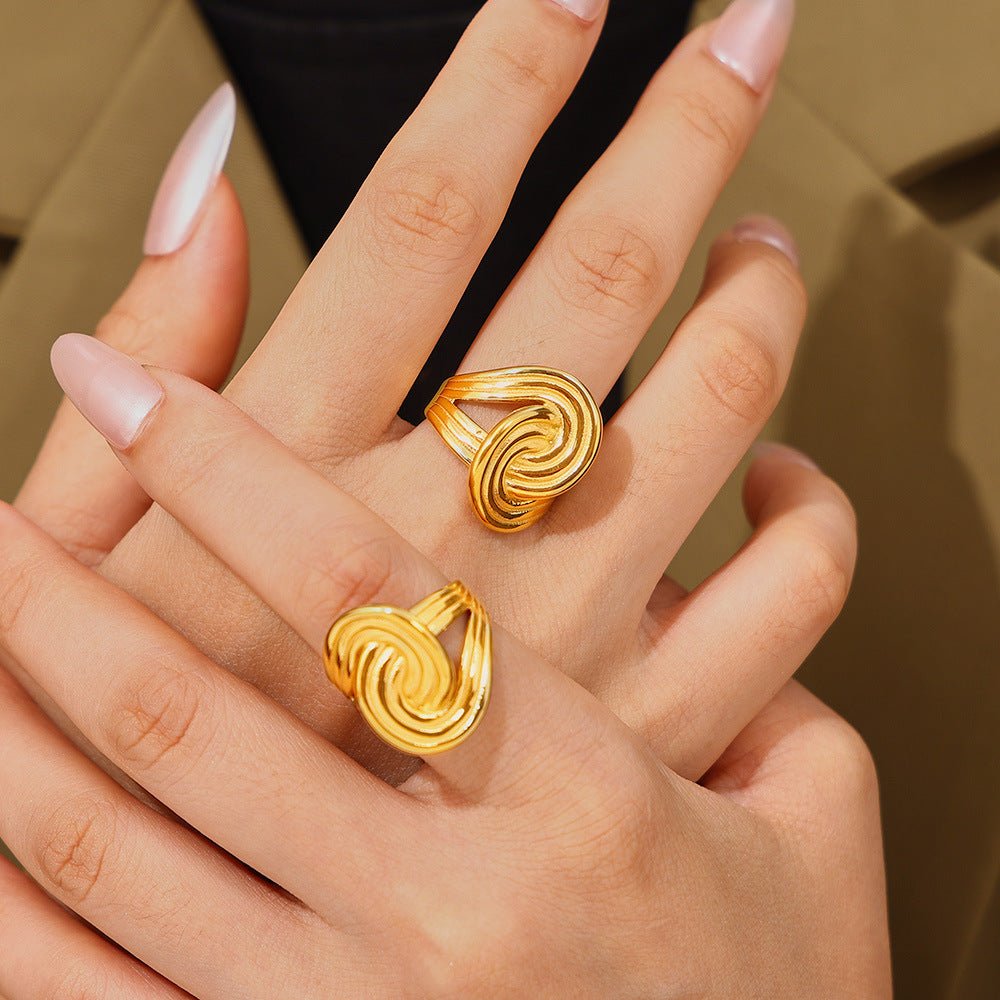 Beach Rose Co. - Gold Twisted Ring