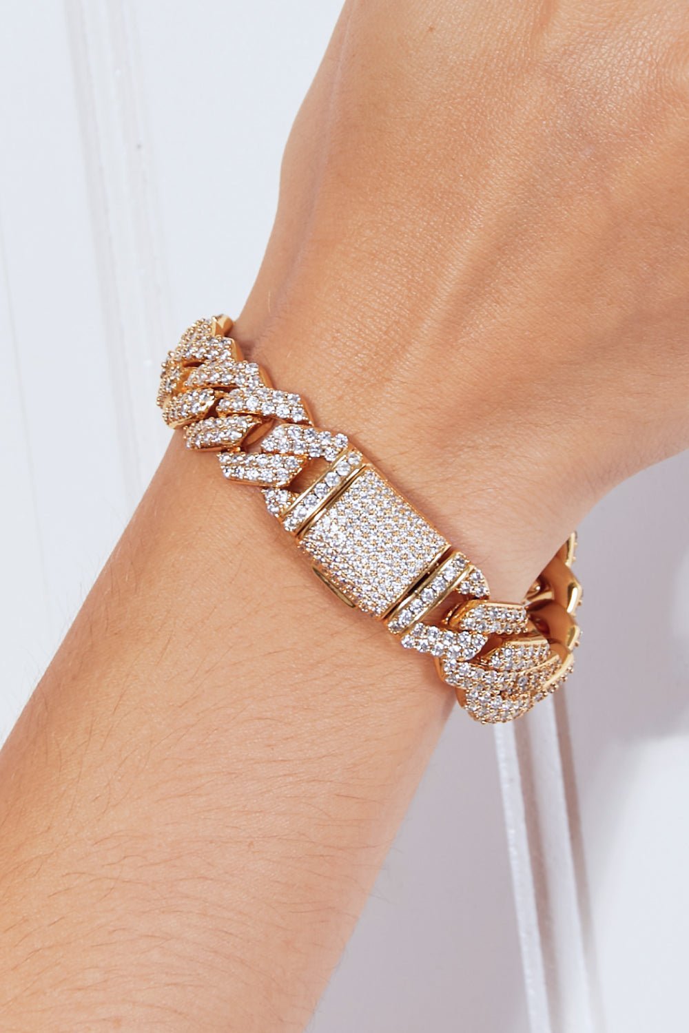 Beach Rose Co.Gold Inlaid Zircon Bracelet