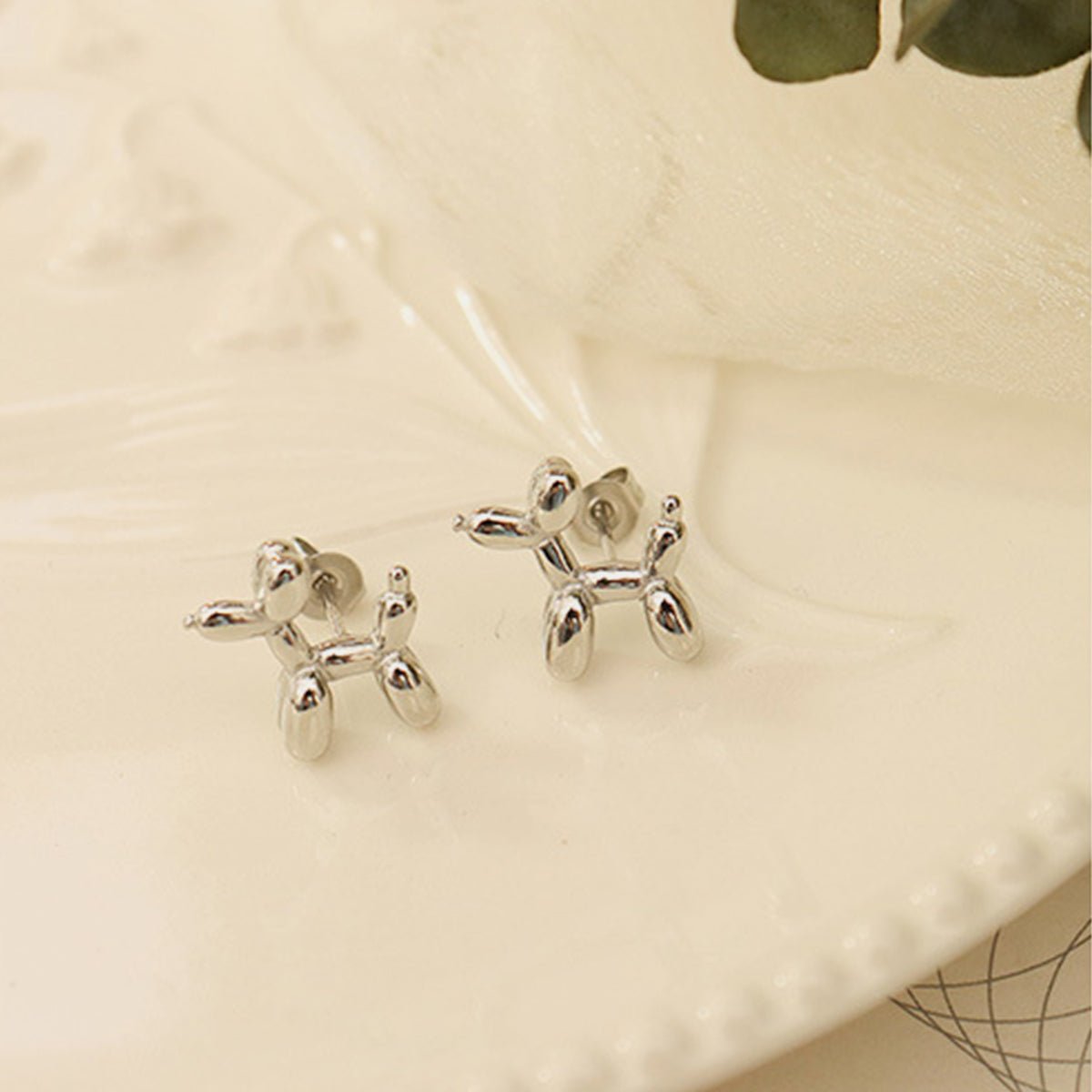 Beach Rose Co.Puppy Shape Stud Earrings