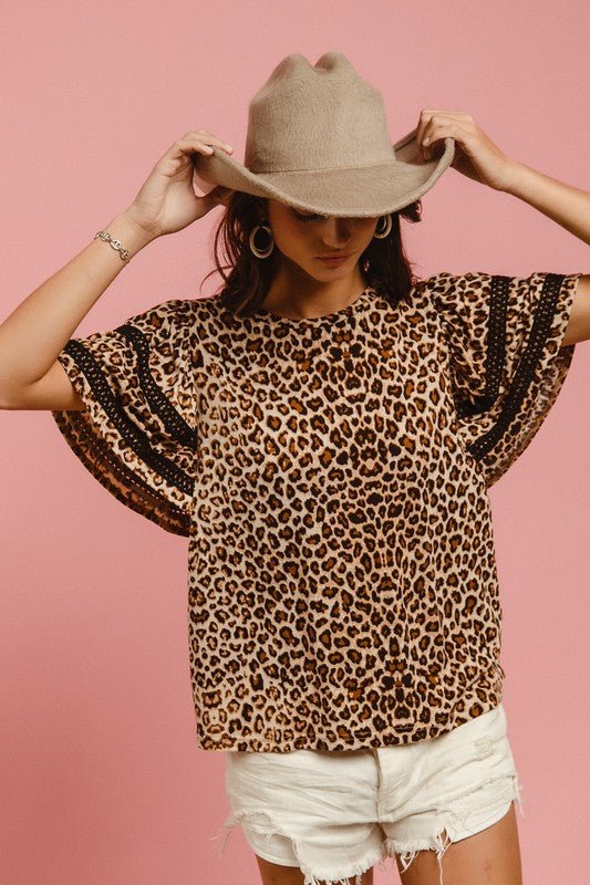 BiBi - Leopard Print Short Sleeve Top