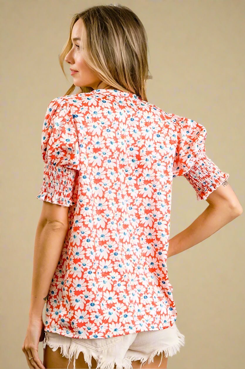BiBi - Smocked Puff Sleeve Floral Blouse in Coral Daisy