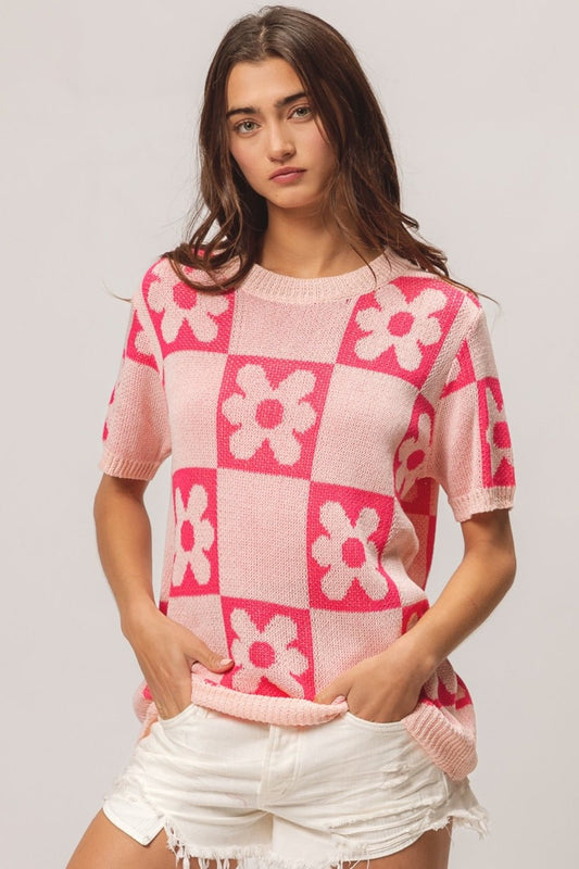 BiBiCheckered Flower Pattern Short Sleeve Sweater in Blush Fuchsia