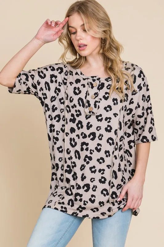 BOMBOM - Taupe Leopard Button Tee