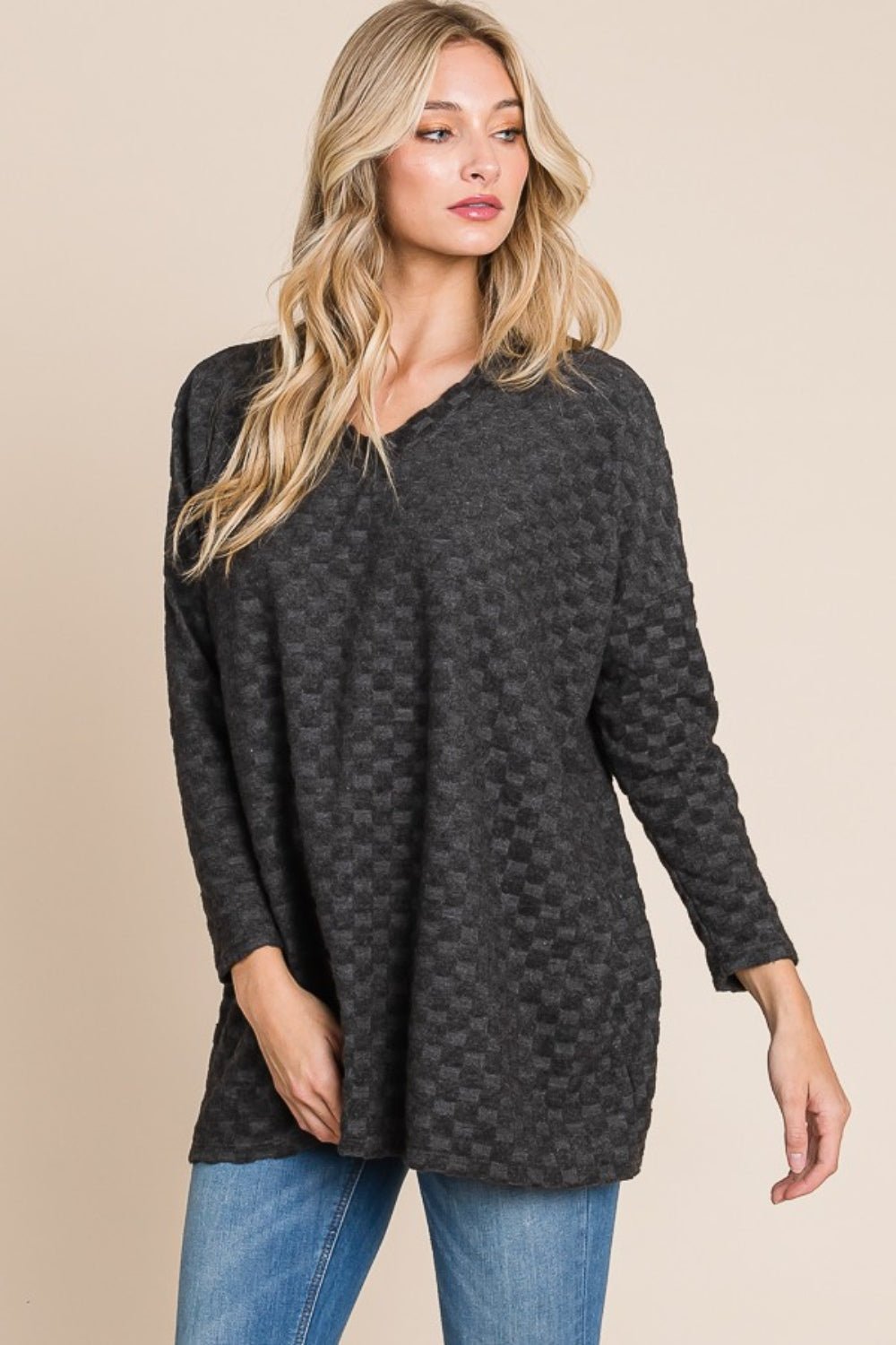 BOMBOMCheckered Long Sleeve V - Neck T - Shirt in Charcoal