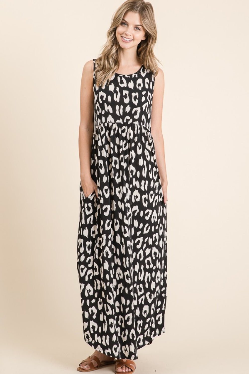 BOMBOMSleeveless Leopard Maxi Dress with Pockets in Black