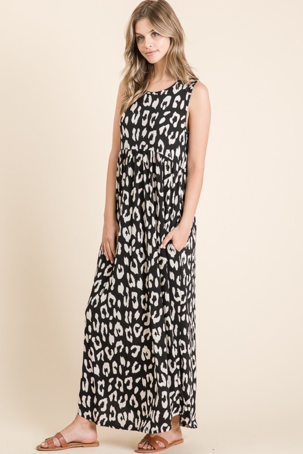 BOMBOMSleeveless Leopard Maxi Dress with Pockets in Black