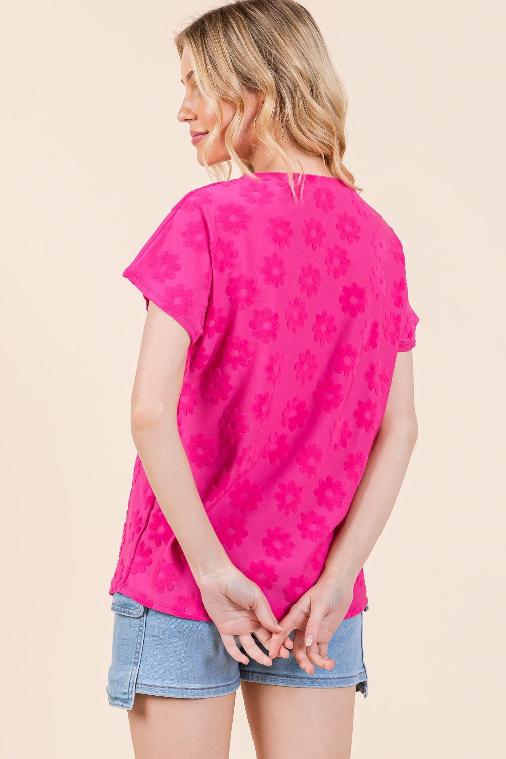 BOMBOMTextured Floral Pattern Short Sleeve T - Shirt in Fuchsia