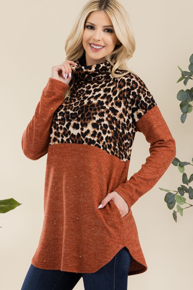 CELESTE - Long Sleeve Turtleneck Blouse in Rust Leopard