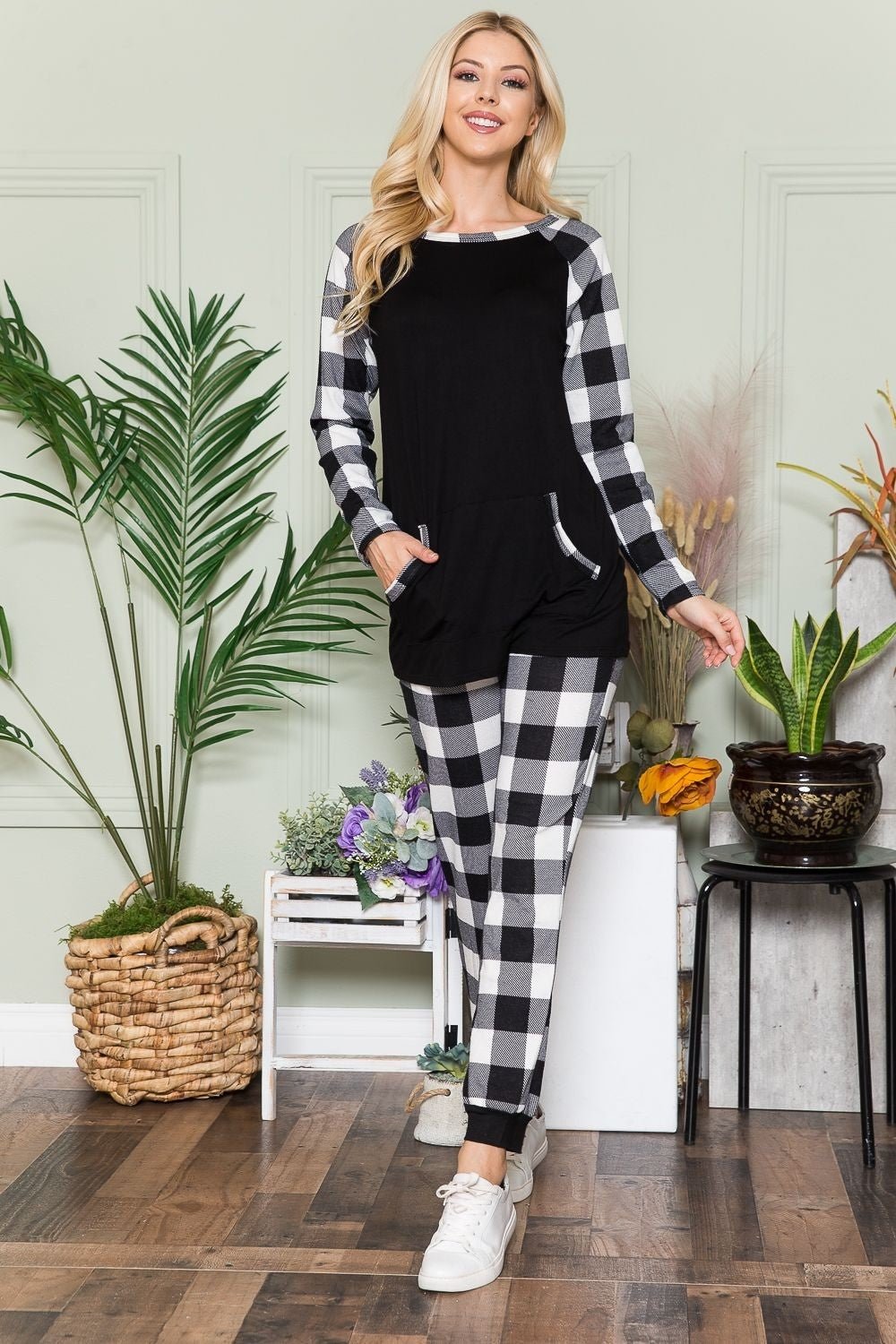 CELESTE - White Plaid Long Sleeve T - Shirt with Pockets