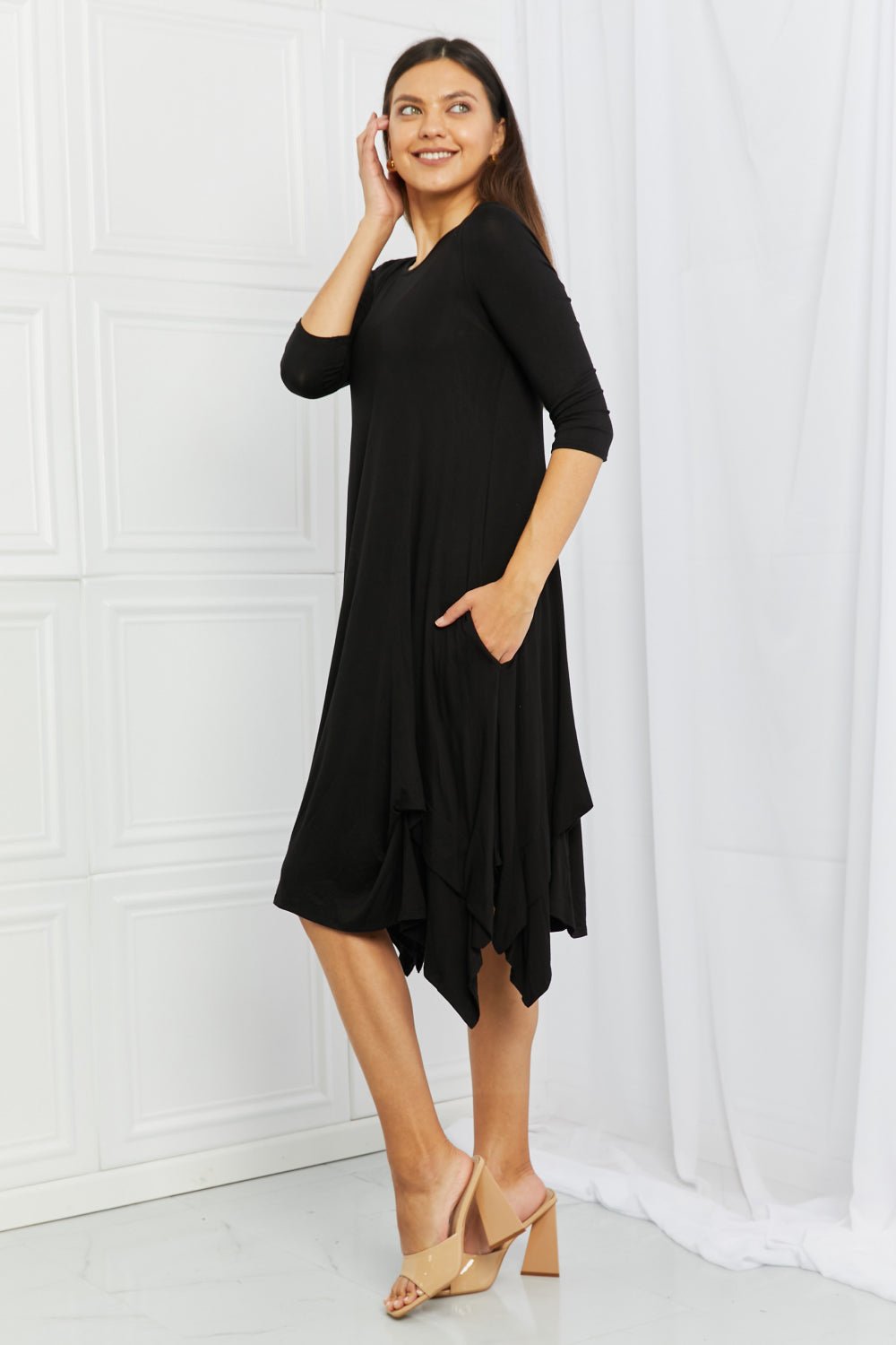 CELESTEPick - up Hem Asymmetric Midi Dress in Black