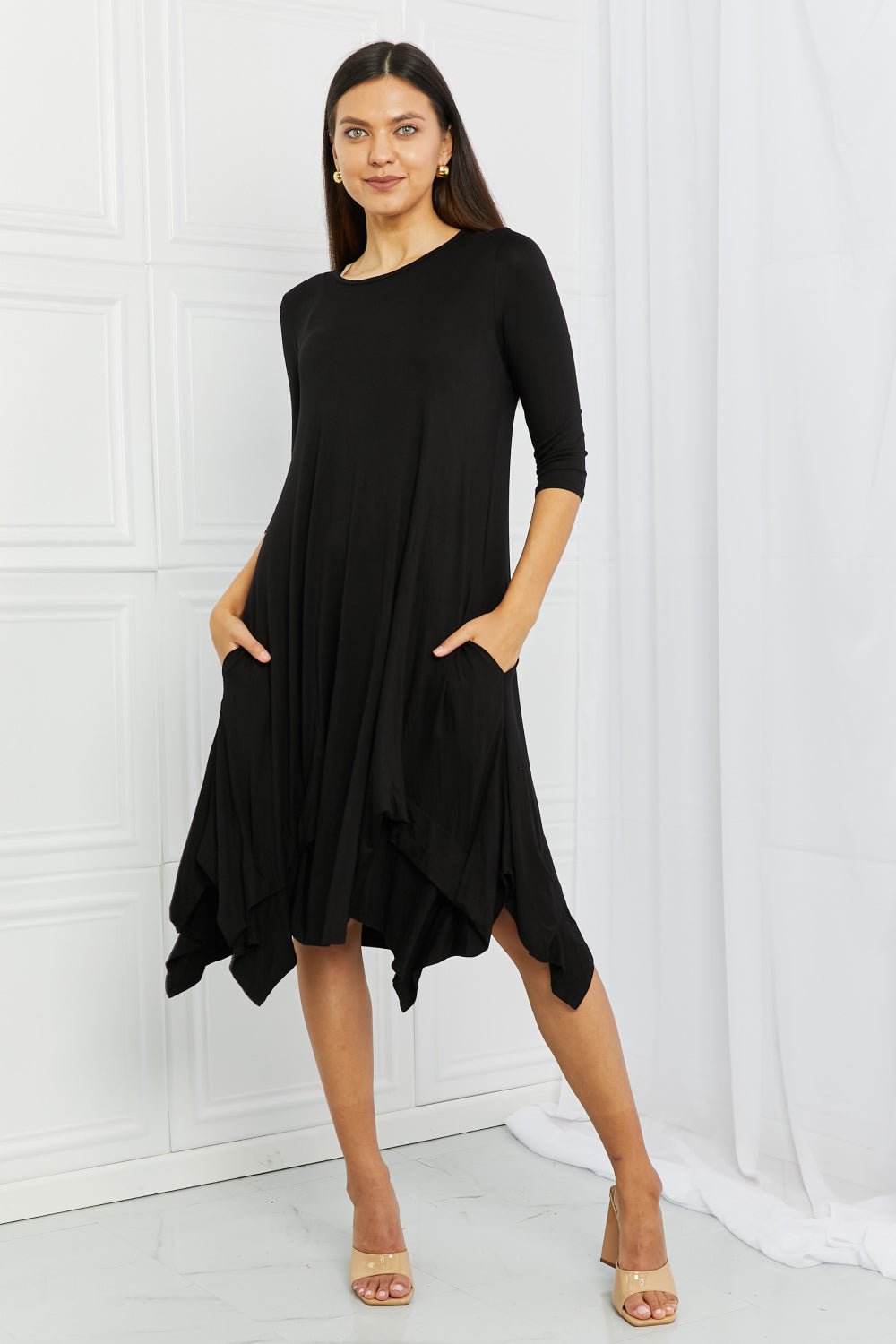 CELESTEPick - up Hem Asymmetric Midi Dress in Black