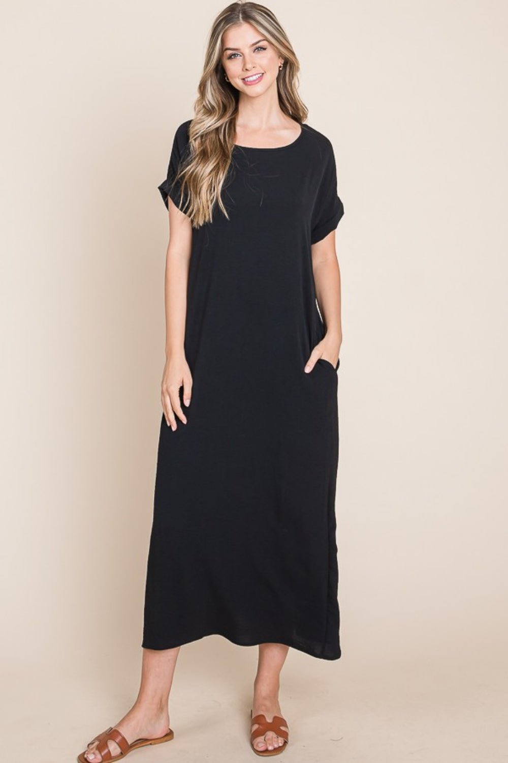 Crew Neck Short Sleeve Midi Dress with Pockets in BlackMidi DressBOMBOM