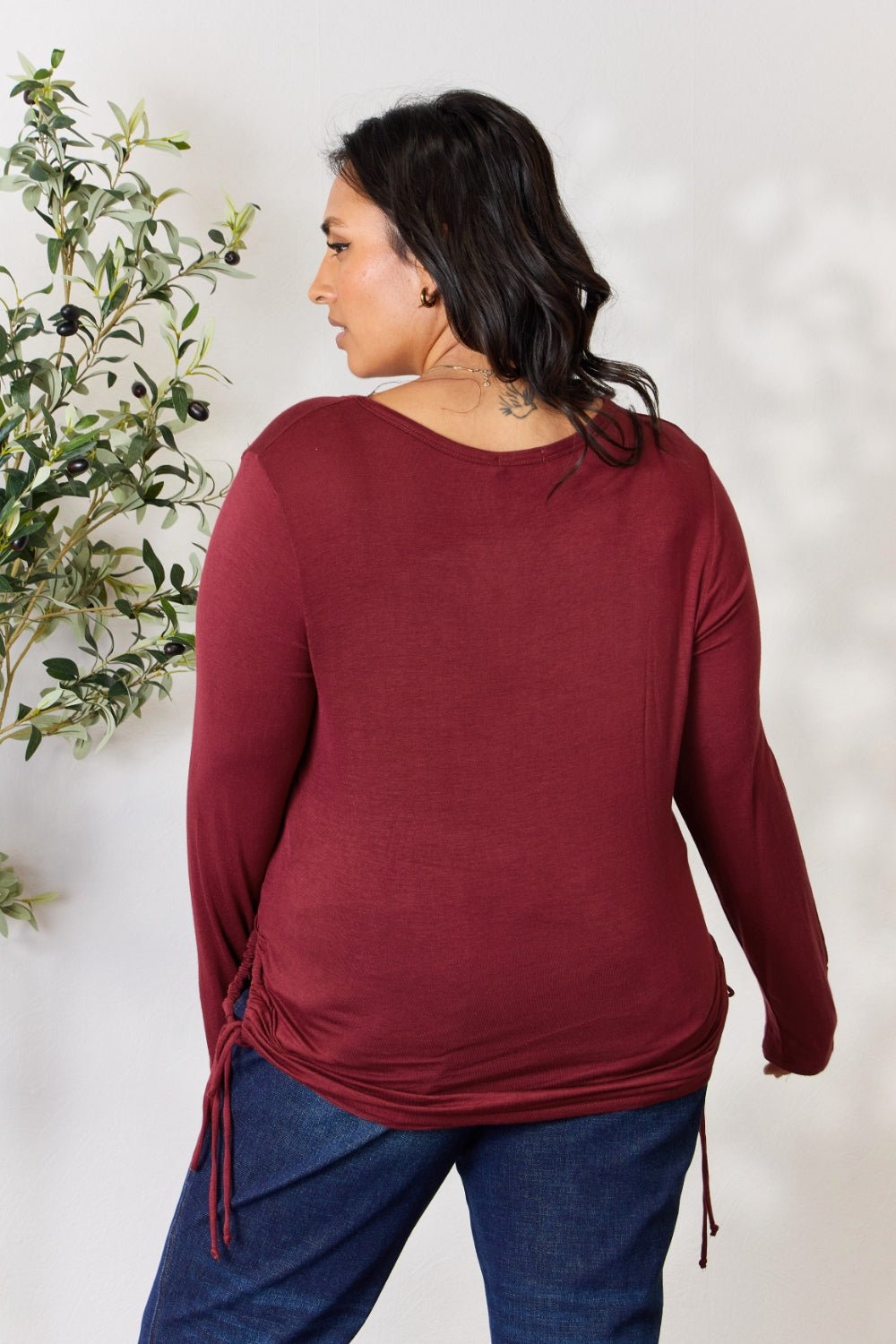 Culture Code - Side Ruched Long Sleeve Top in Wine