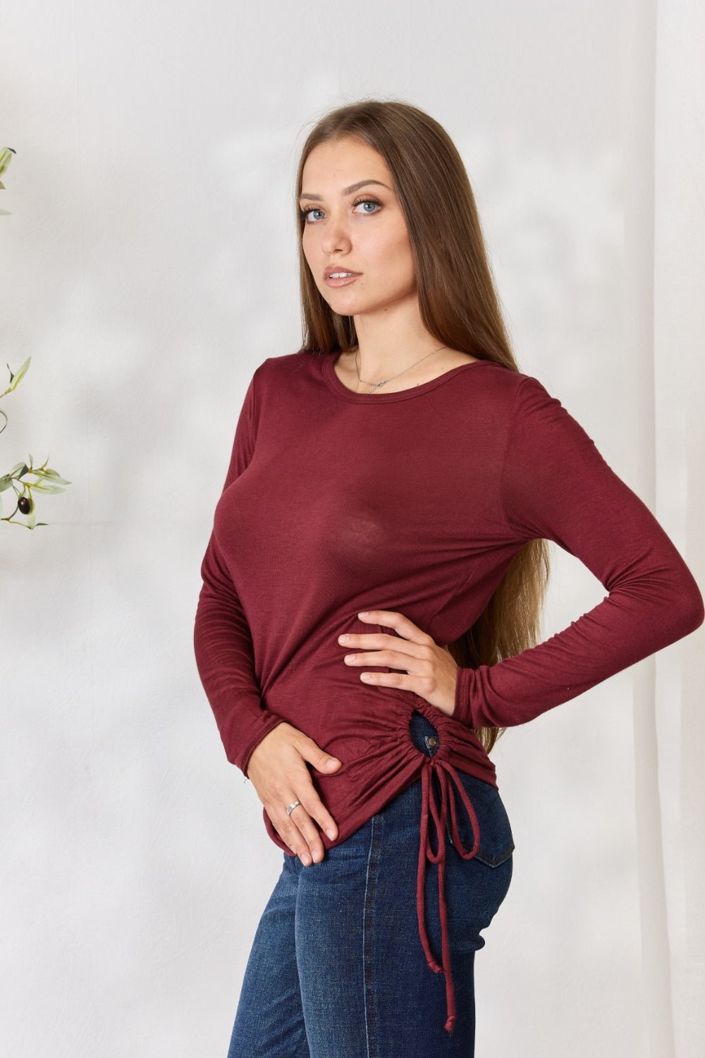 Culture Code - Side Ruched Long Sleeve Top in Wine