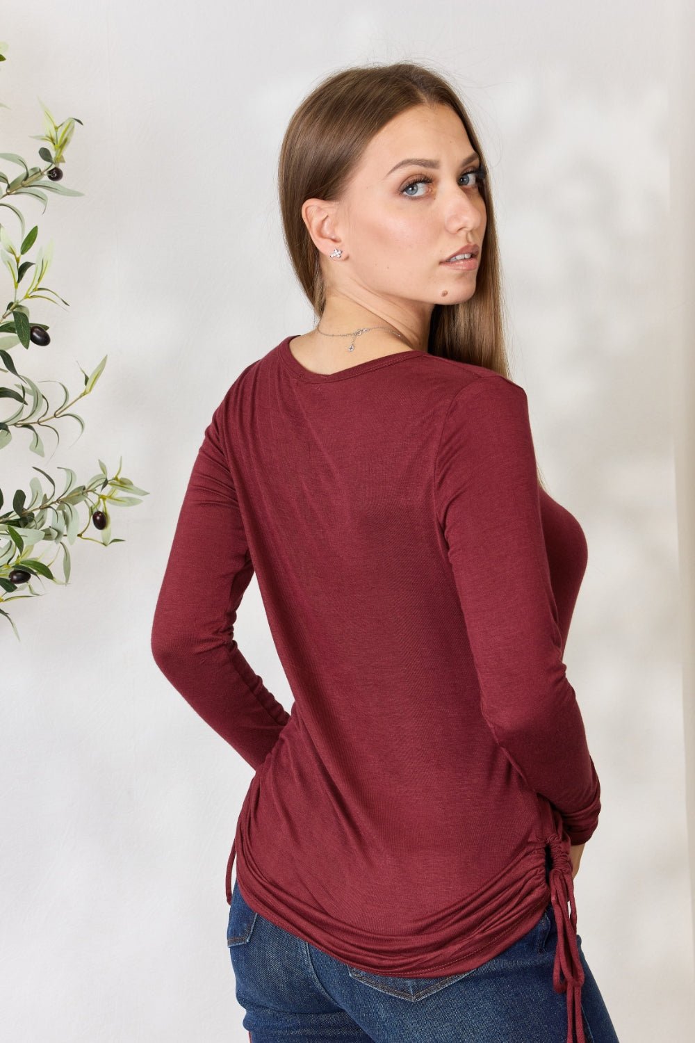 Culture Code - Side Ruched Long Sleeve Top in Wine