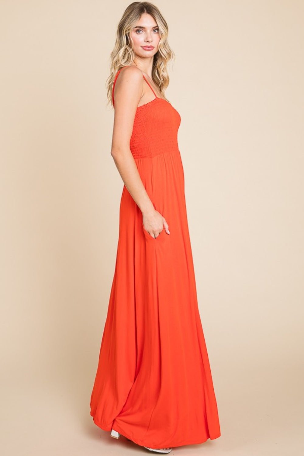 Culture CodeSmocked Cami Maxi Dress with Pockets in Scarlet