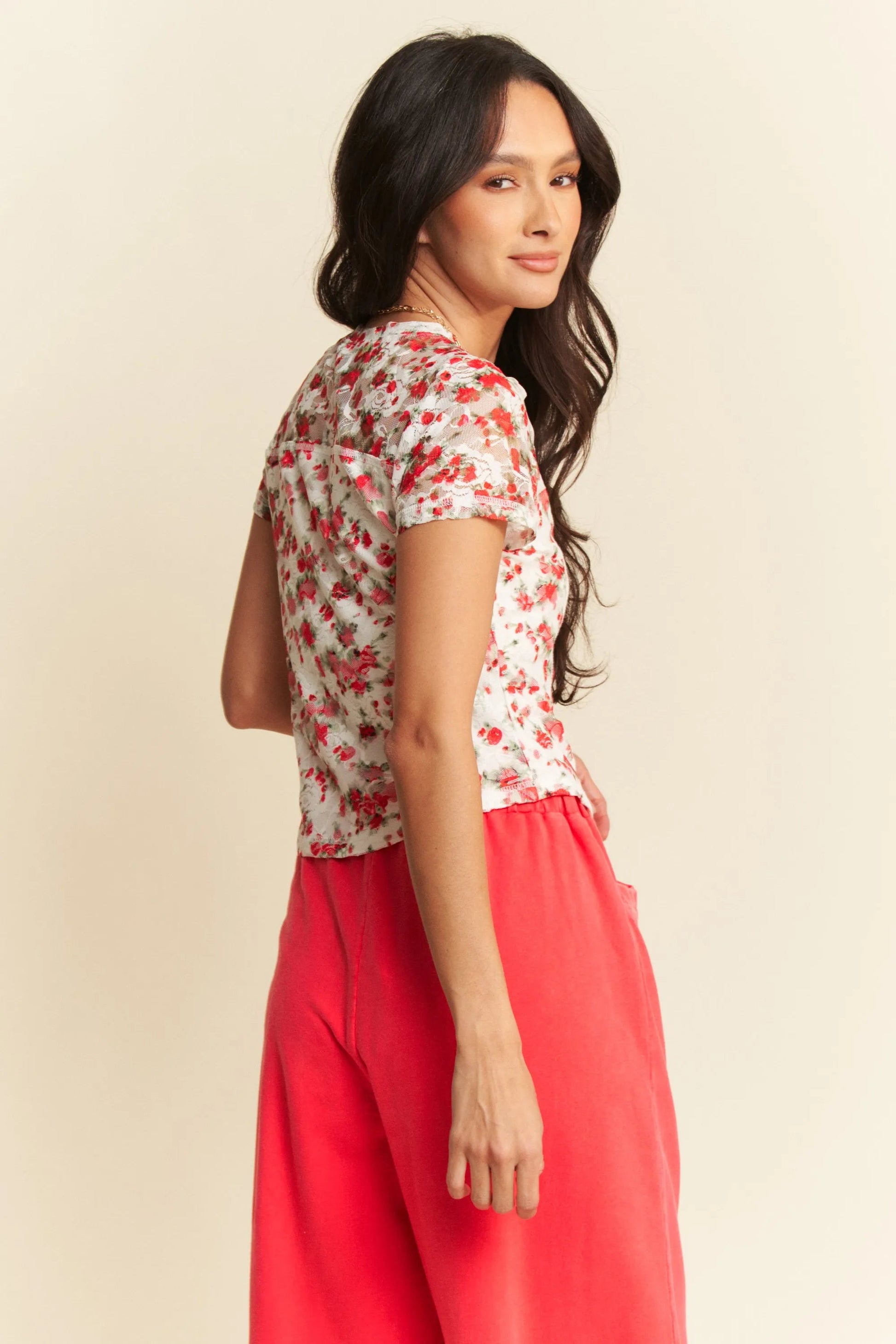 Davi & Dani - Floral Print Sheer Lace Short Sleeve Top – White & Red