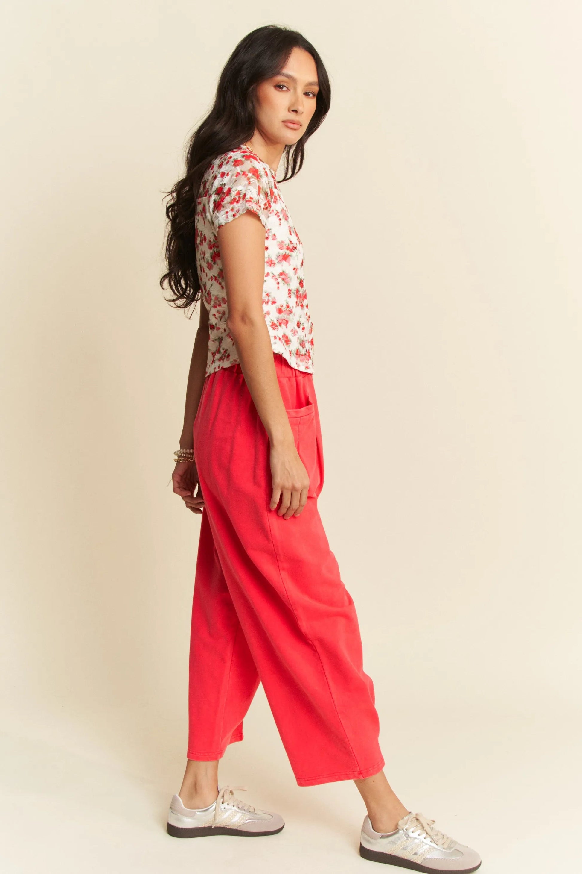 Davi & Dani - Floral Print Sheer Lace Short Sleeve Top – White & Red