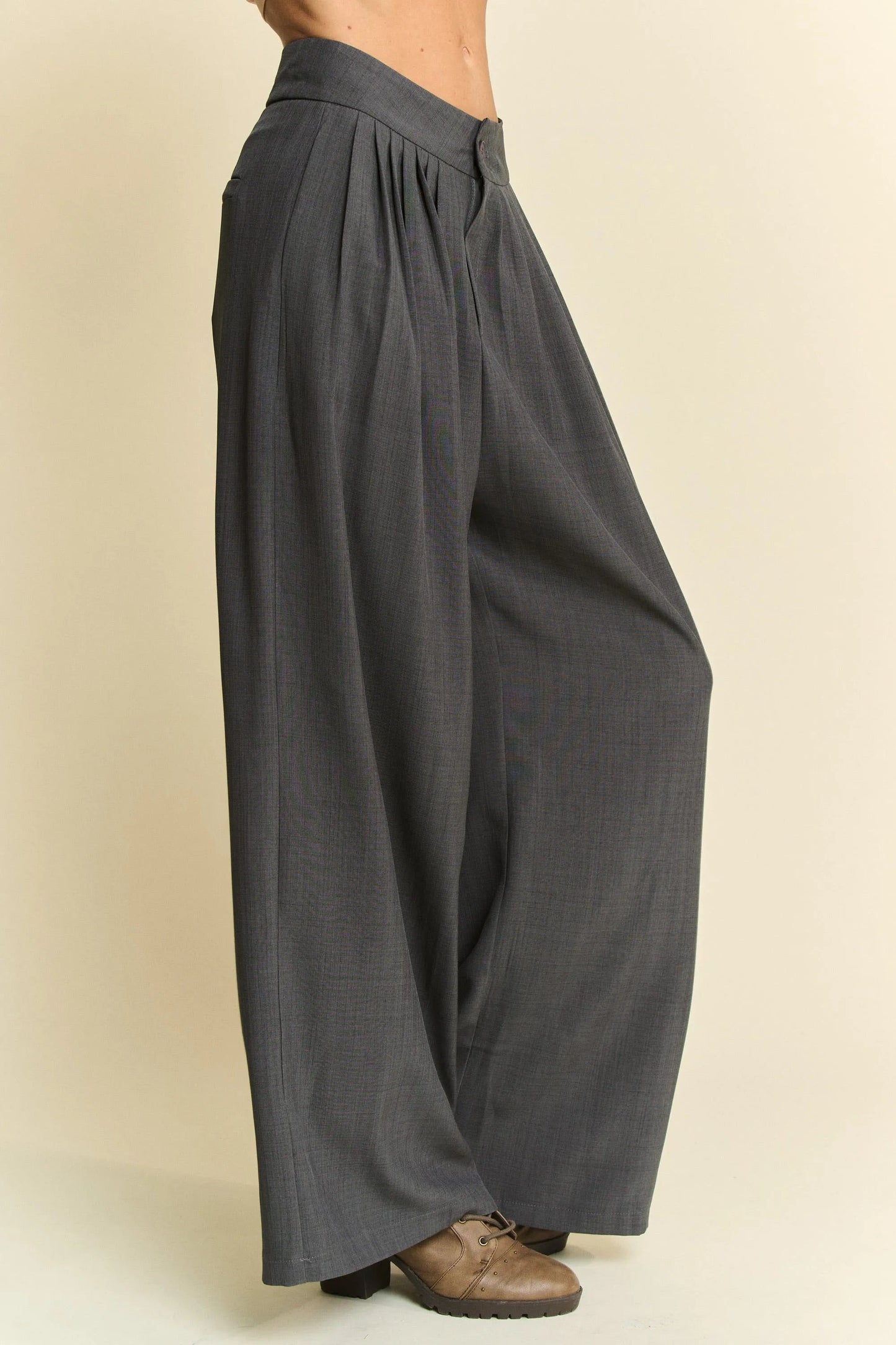 Davi & Dani - High - Waist Pleated Wide - Leg Trousers – Charcoal Gray