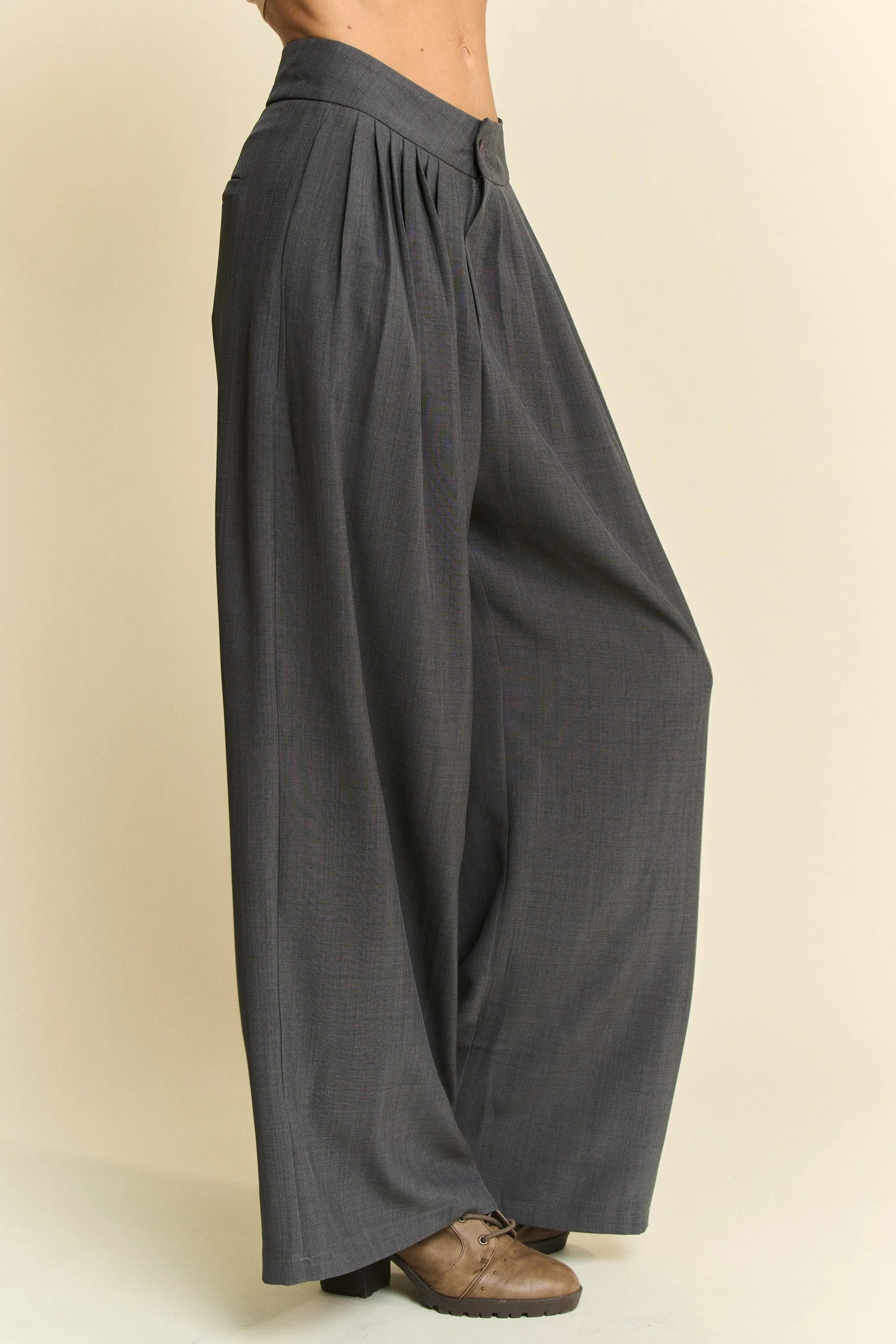 Davi & Dani - High - Waist Pleated Wide - Leg Trousers – Charcoal Gray