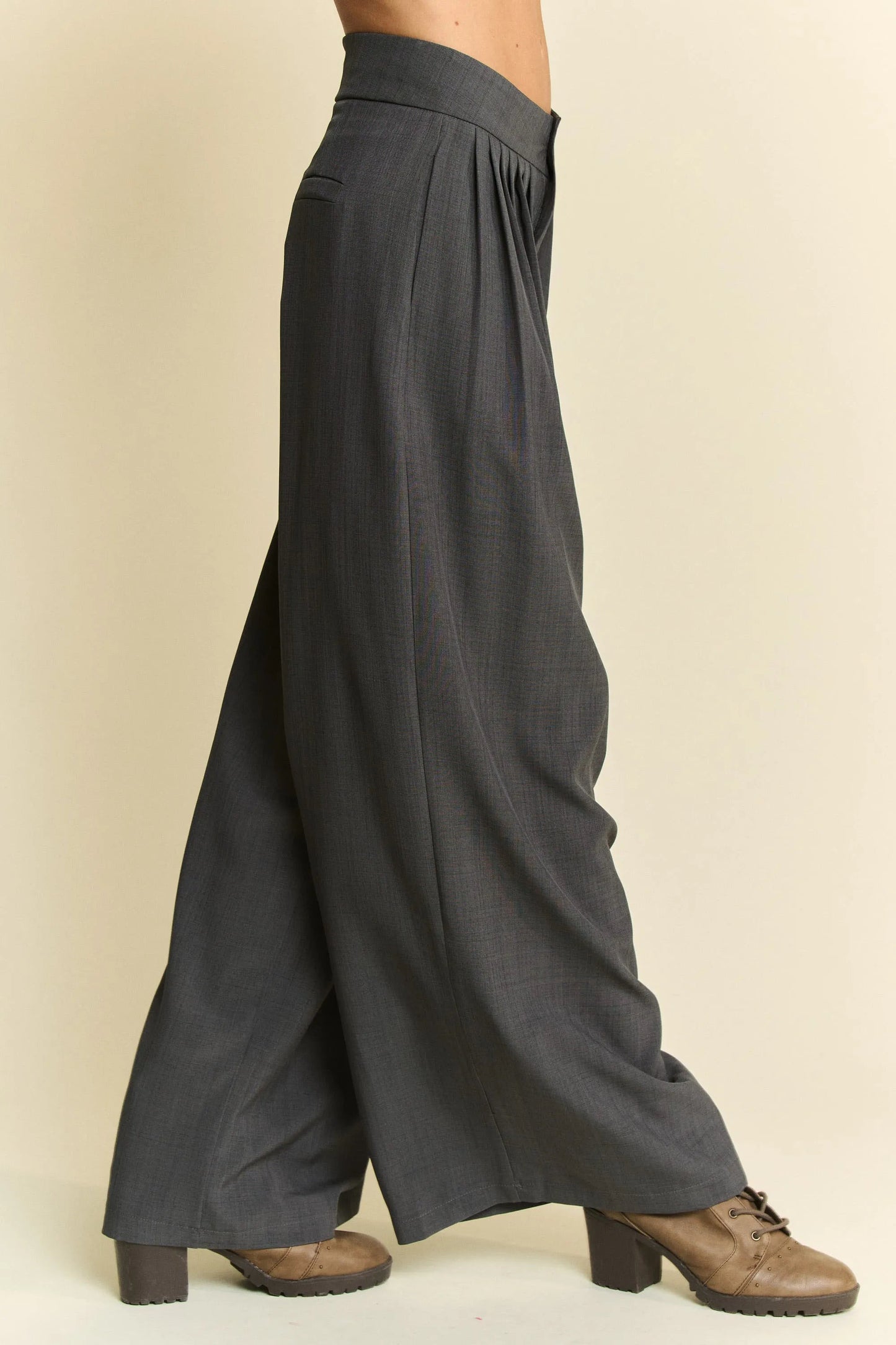 Davi & Dani - High - Waist Pleated Wide - Leg Trousers – Charcoal Gray