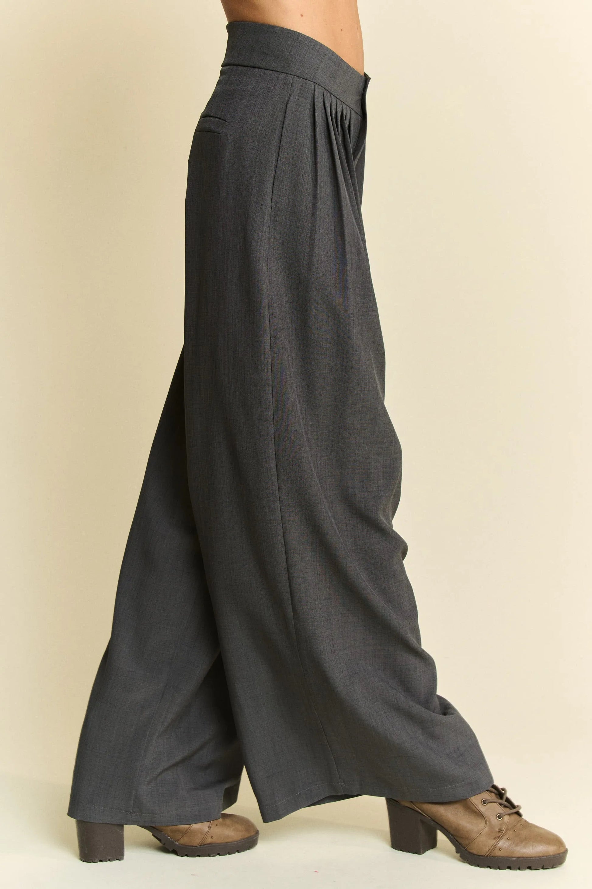 Davi & Dani - High - Waist Pleated Wide - Leg Trousers – Charcoal Gray