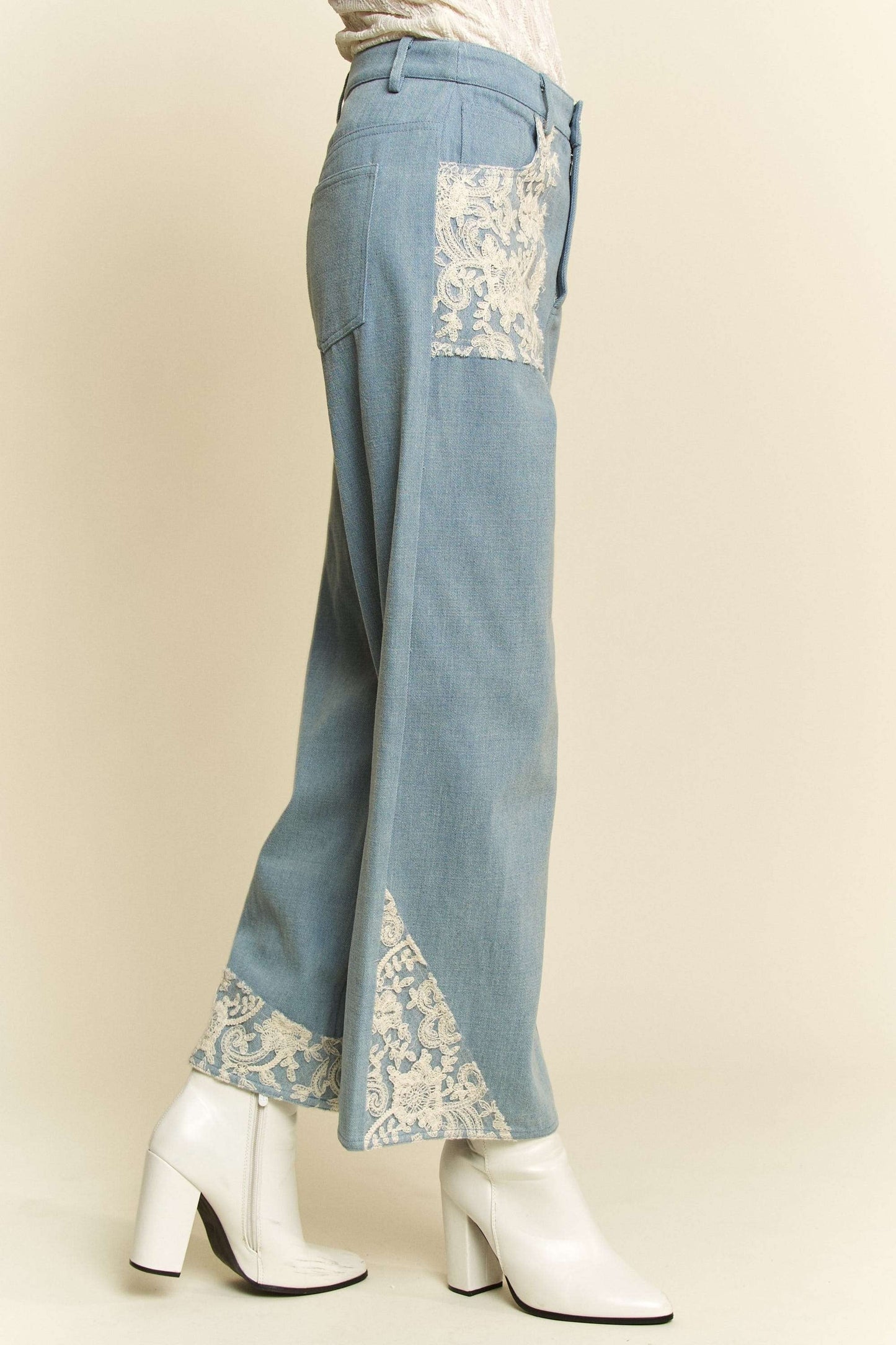 Davi & Dani - Light Wash Lace Detail Cropped Wide Leg Jeans