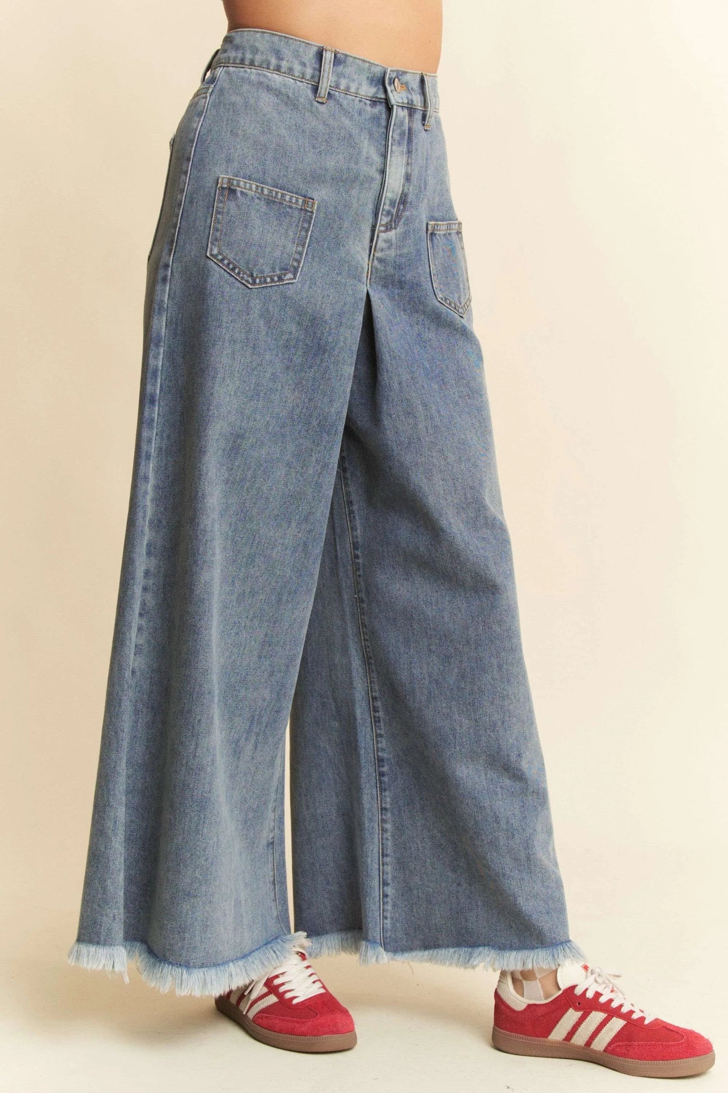 Davi & Dani - Light Wash Wide Leg Jeans with Patch Pockets and Frayed Hem