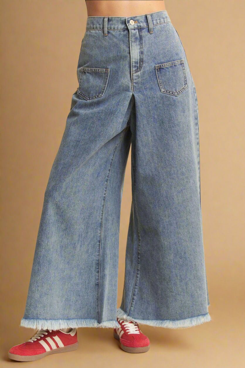 Davi & Dani - Light Wash Wide Leg Jeans with Patch Pockets and Frayed Hem