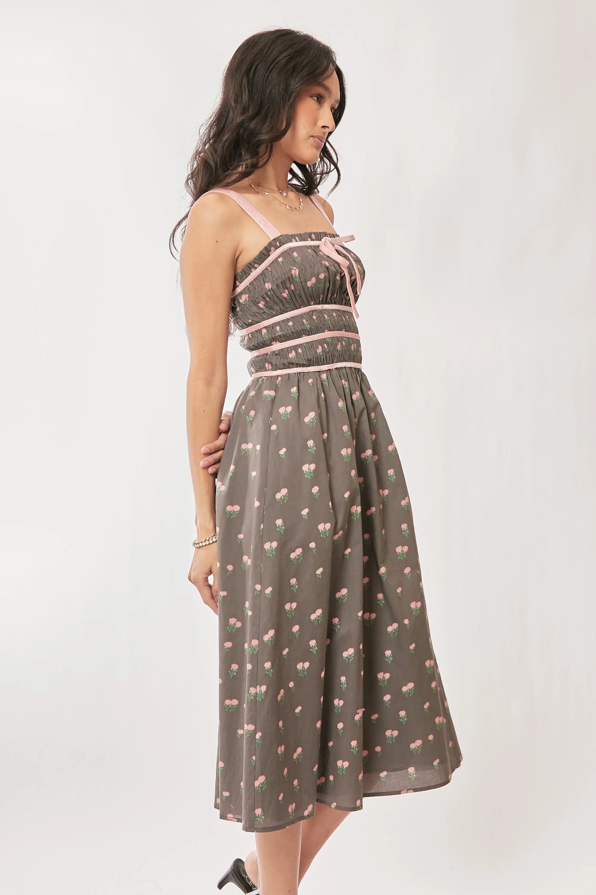 Davi & Dani - Taupe & Pink Floral Smocked Midi Dress with Pockets